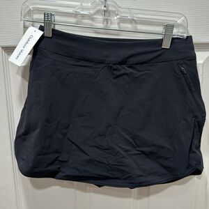 NWT Outdoor voices skort w pockets, black size XS